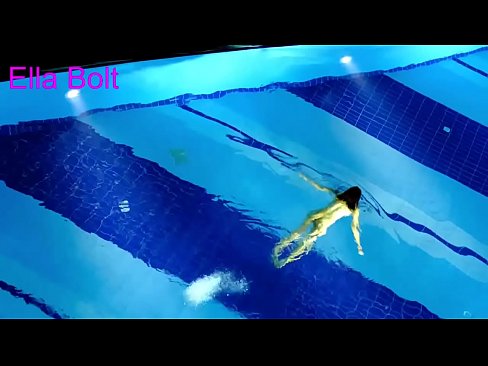 ❤️ నేను చూడటం ఆపలేను, ELLA BOLT రిసార్ట్ పూల్లో నగ్నంగా ఈత కొడుతూ దొరికిన యువ అందగత్తె ❤❌ ఇంట్లో తయారు చేసిన పోర్న్ మా వద్ద ❌❤